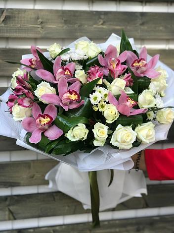 Букет цветов из: Розы и Хризантемы в Грайвороне
