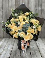 Букет цветов из:  Розы и Лизиантусы в Грайвороне