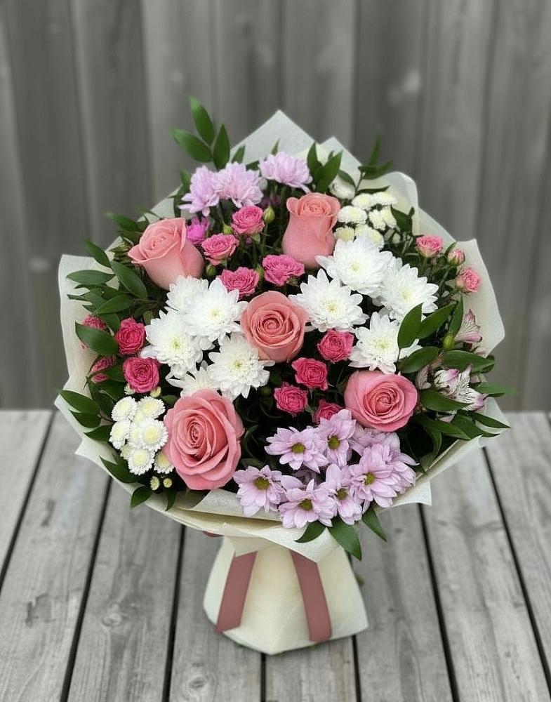 Букет цветов из: Альстромерии, Гвоздики, Розы и Хризантемы в Грайвороне