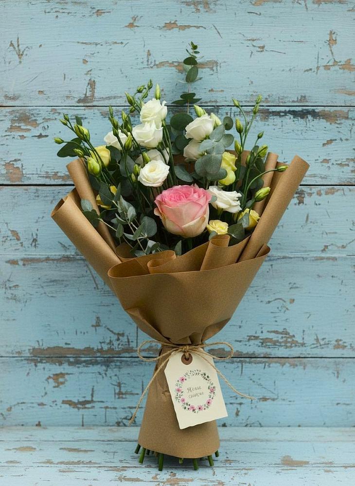 Букет цветов из: Розы и Лизиантусы в Грайвороне