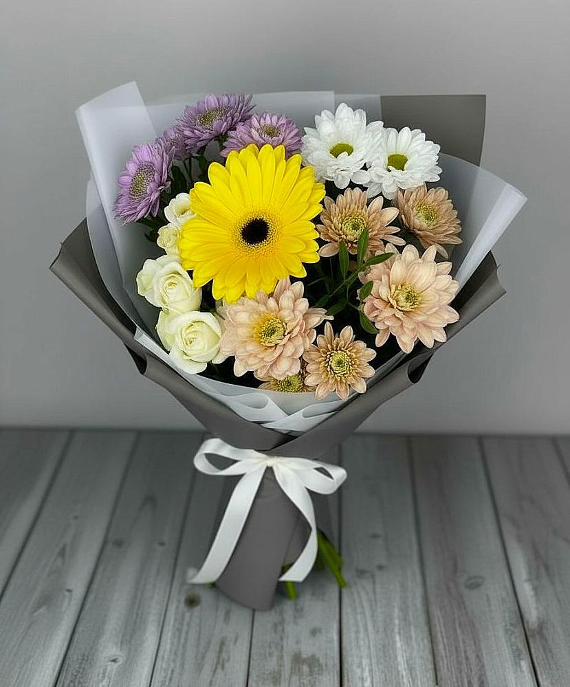 Букет цветов из: Розы, Герберы и Хризантемы в Грайвороне