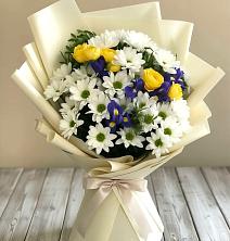 Букет цветов из:  Ирисы, Хризантемы и Розы в Грайвороне