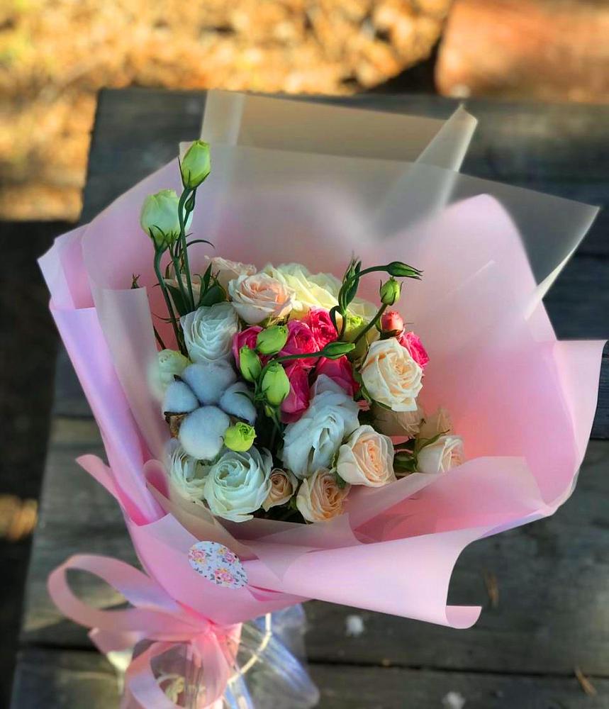 Букет цветов из: Розы и Лизиантусы в Грайвороне