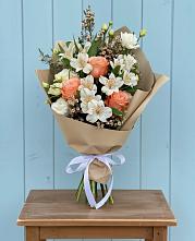 Букет цветов из:  Альстромерии, Лизиантусы, Розы и Хризантемы #REPLACE_PRED# Грайвороне