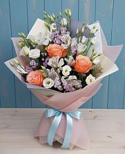 Букет цветов из:  Лизиантусы, Розы, Альстромерии и Гипсофила в Грайвороне