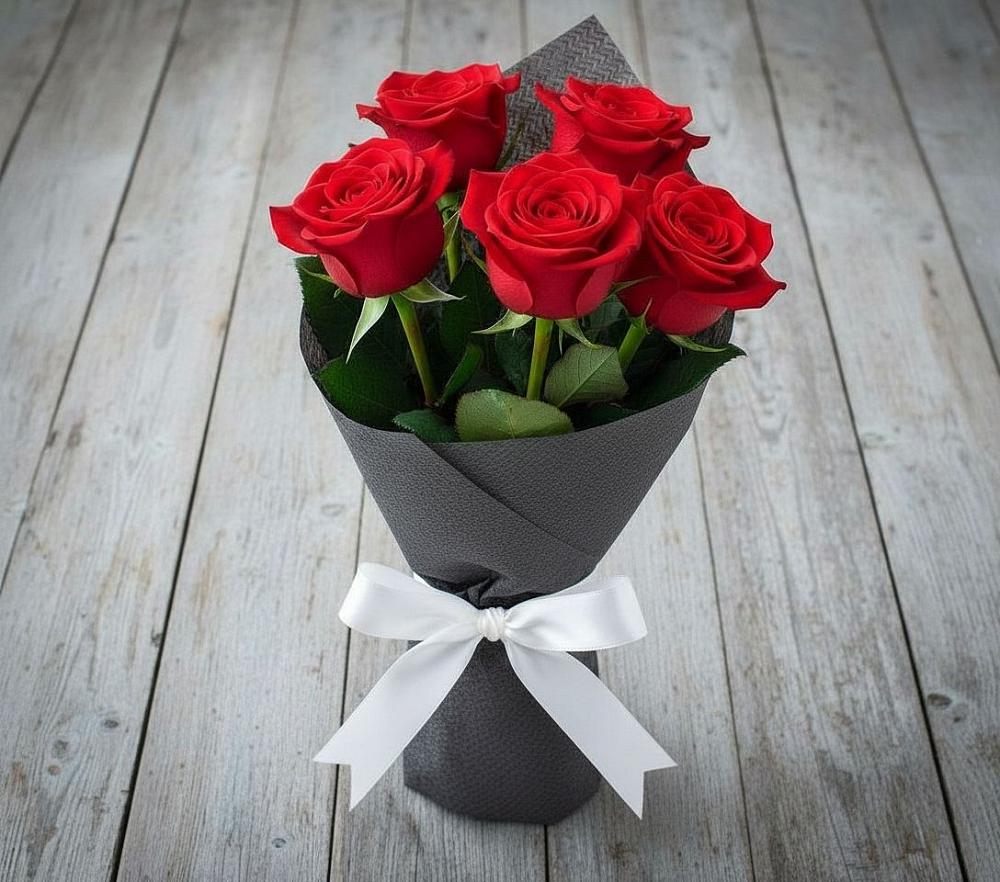 Букет 5 Красных роз Эдлесс Лав в Грайвороне