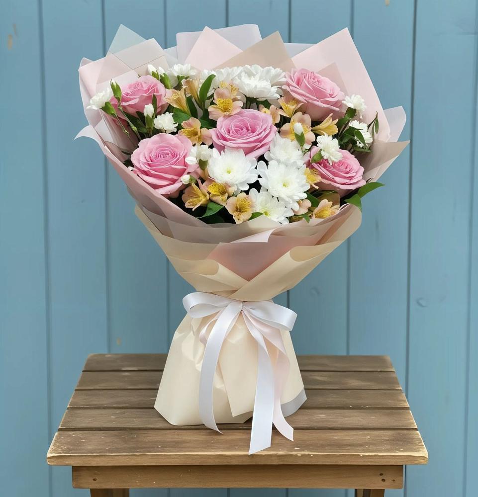 Букет цветов из: Гвоздики, Орхидеи и Розы в Грайвороне