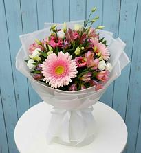 Букет цветов из:  Герберы, Альстромерии и Лизиантусы в Грайвороне