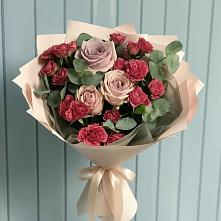 Букет цветов из:  Гвоздики и Розы в Грайвороне