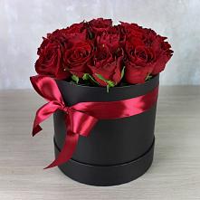 Цветочная композиция из Розы в шляпной коробке в Грайвороне