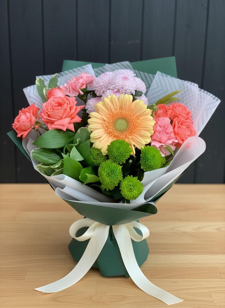 Букет цветов из: Гвоздики, Розы, Герберы и Хризантемы в Грайвороне
