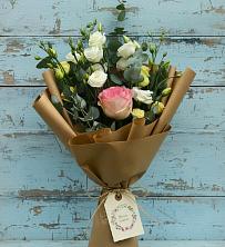Букет цветов из:  Розы и Лизиантусы в Грайвороне