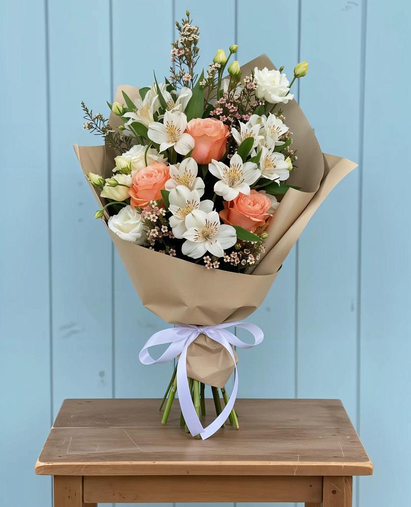 Букет цветов из: Альстромерии, Лизиантусы, Розы и Хризантемы в Грайвороне