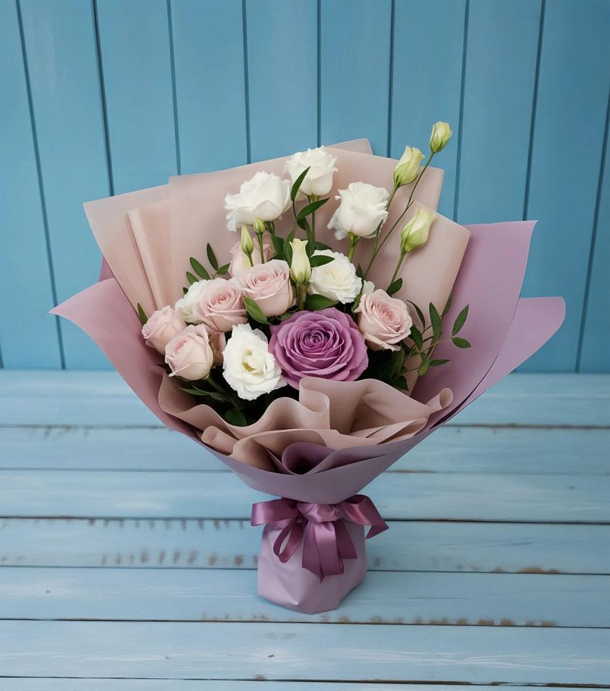 Букет цветов из: Розы и Лизиантусы в Грайвороне